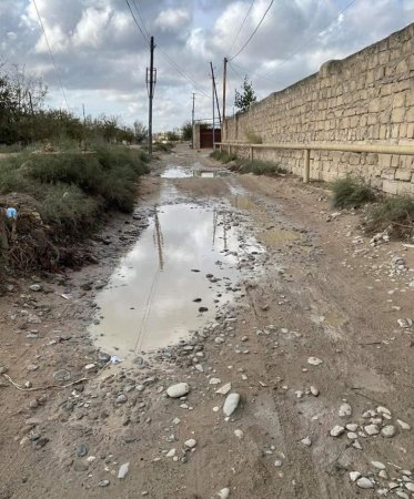 MAŞTAĞANIN MƏRKƏZİ YOLLARI BƏRBAD VƏZİYYƏTDƏ – FOTO