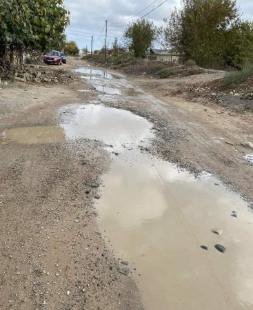 MAŞTAĞANIN MƏRKƏZİ YOLLARI BƏRBAD VƏZİYYƏTDƏ – FOTO