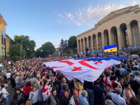 Gürcüstanda hərbçilər də hökumətə qarşı bəyanat verdilər